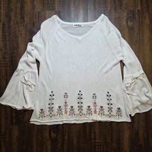 White Floral Embroidered Blouse Lightweight Fairy Cottagecore Size Small